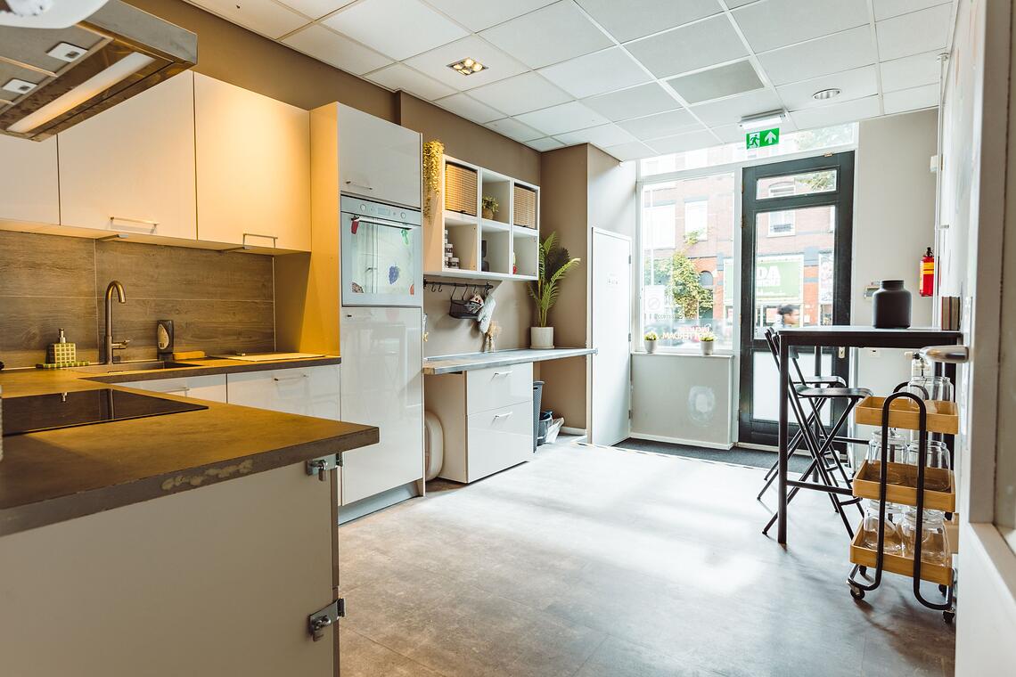 Kleine keuken (niet voor verhuur)